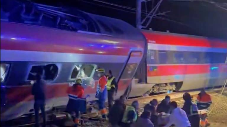 Actualité - Collision mortelle entre deux trains en Espagne