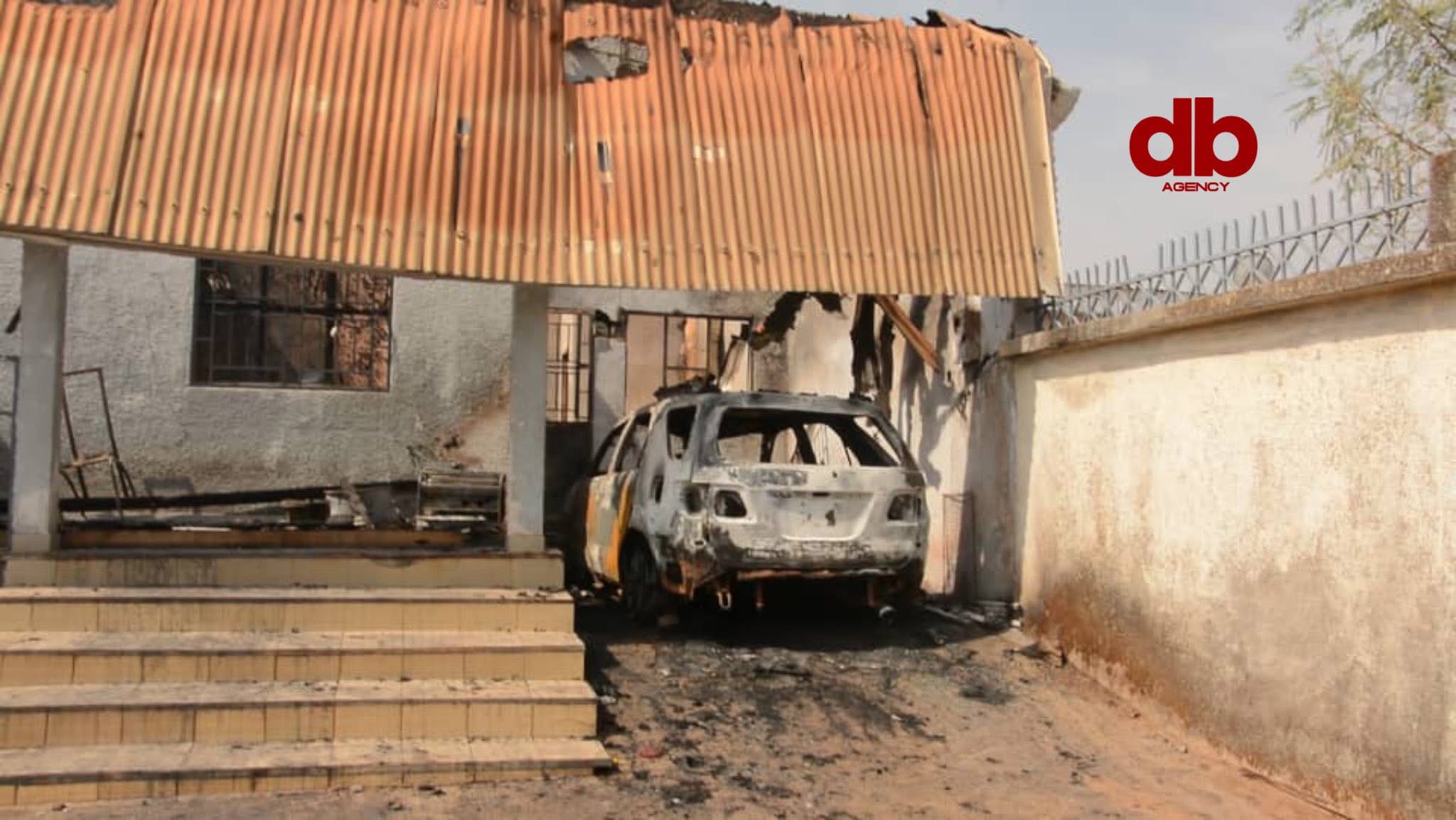 Actualité - Ngaoundéré : le sous-préfet de Galim-Tignère et quatre membres de sa famille périssent dans un incendie