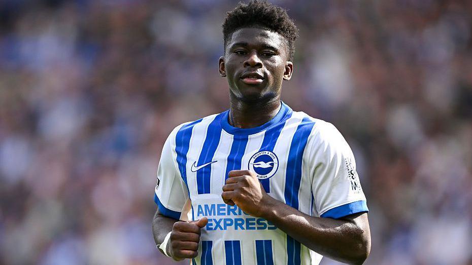 Actualité - Carlos Baleba : « Plus détendu, mais toujours plus exigeant »