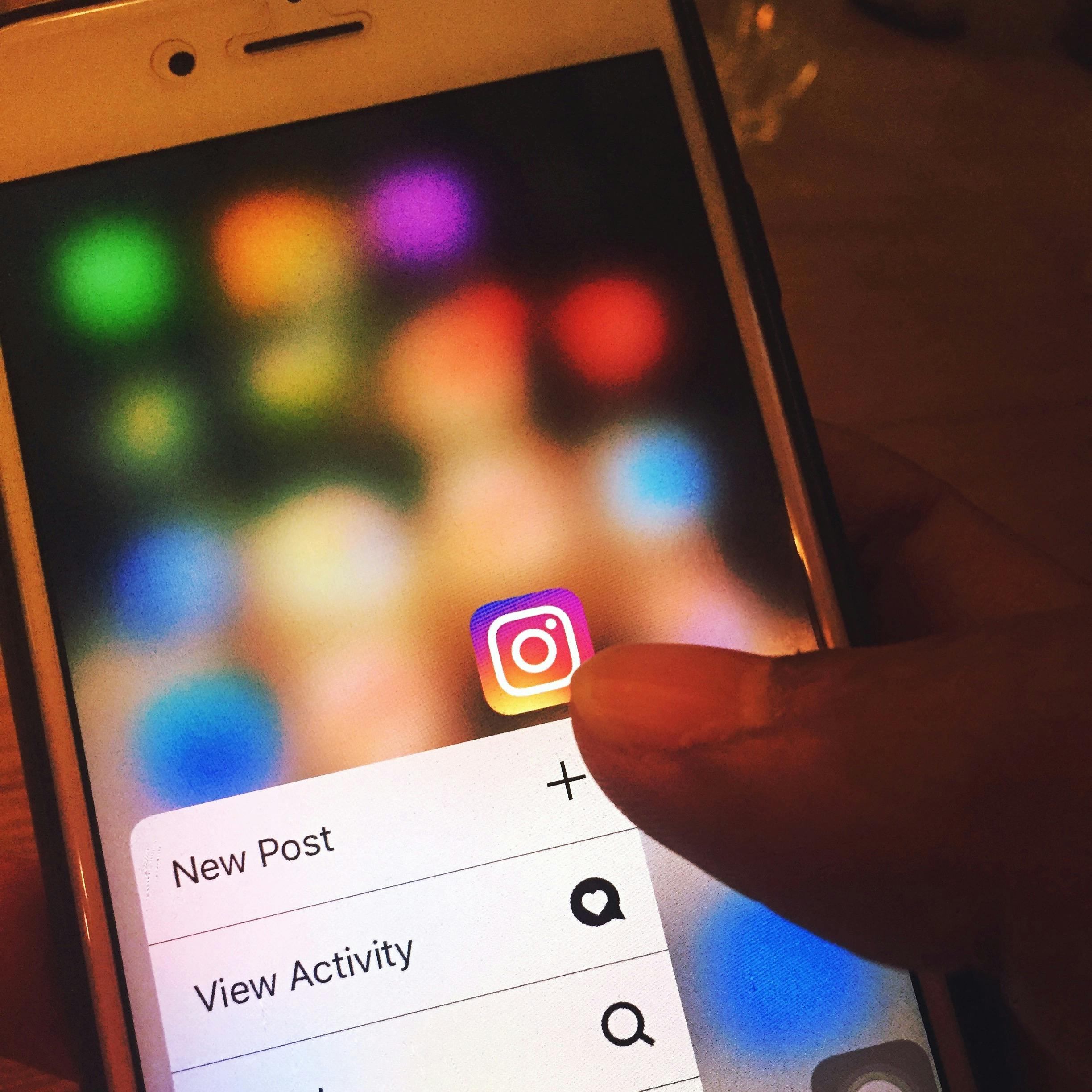 Actualité - Instagram renforce la protection des adolescents : les parents alertés en cas de recherches liées au suicide