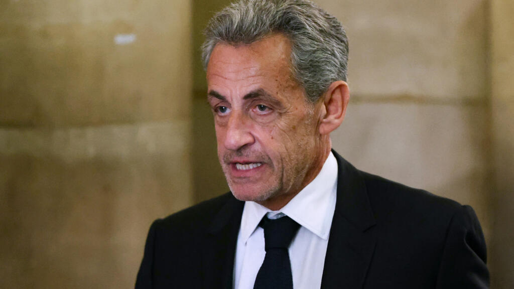 Actualité - Nicolas Sarkozy purge 6 mois de prison ferme