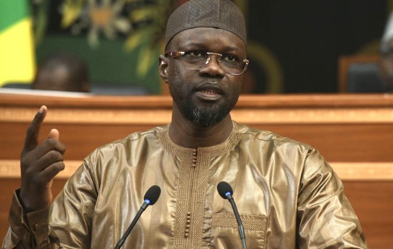 Actualité - Sénégal : Bassirou Diomaye Faye limoge Ousmane Sonko et met fin au gouvernement