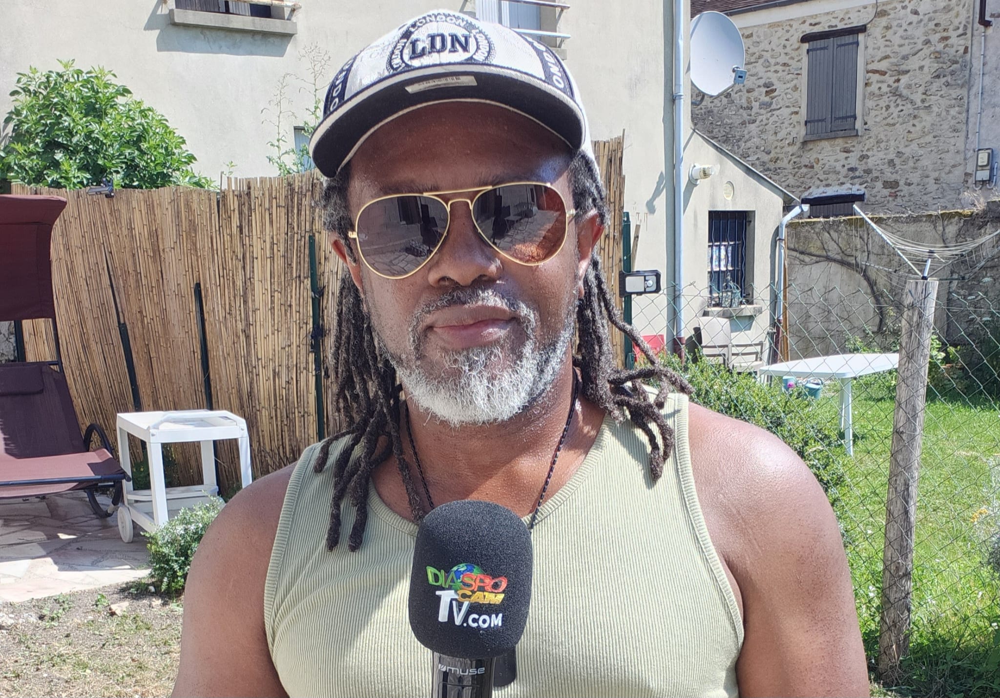video - LA CANICULE ET LADY PATSON QUI S'EXPLIQUE