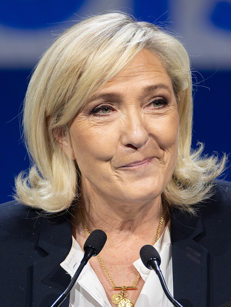 Actualité - ÉLECTION PRÉSIDENTIELLE 2027 : CONDAMNÉE EN APPEL MAIS ÉLIGIBLE, MARINE LE PEN ANNONCE SA CANDIDATURE 