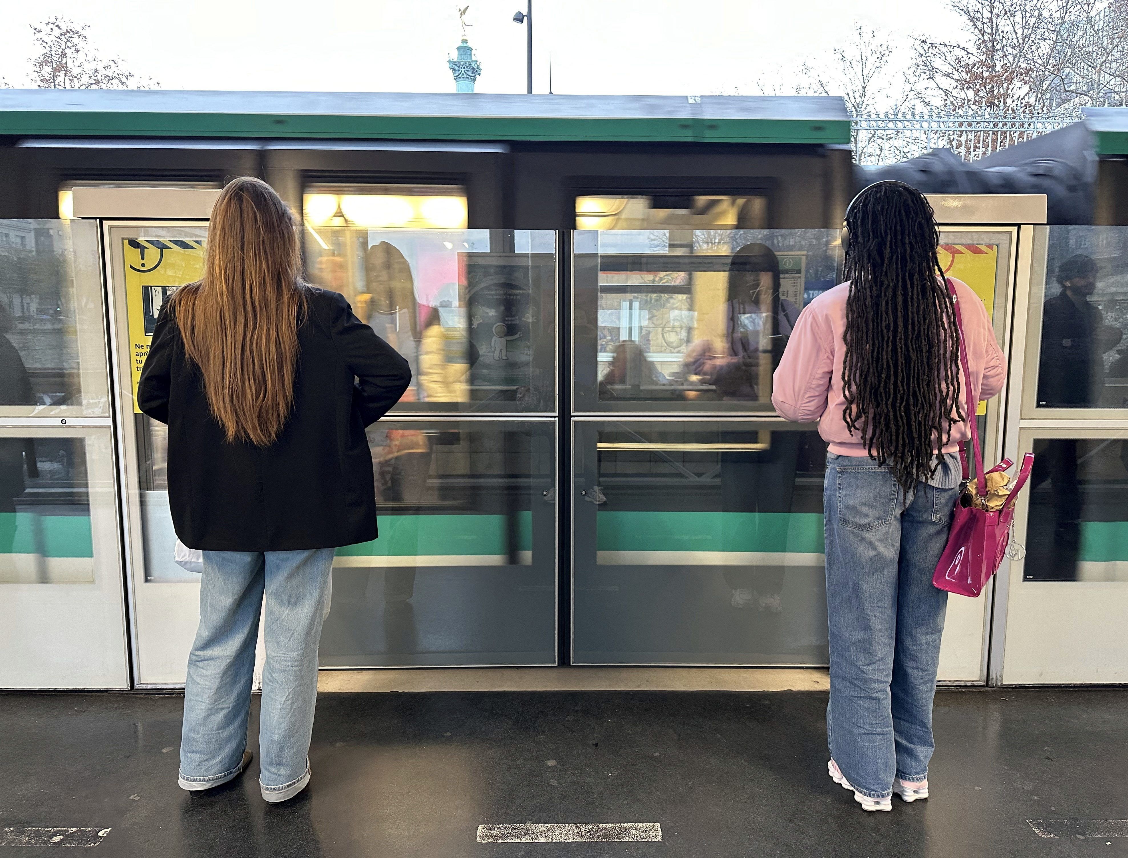 Actualité - Paris : trois femmes blessées dans une attaque au couteau à Porte de Clichy, le suspect interpellé