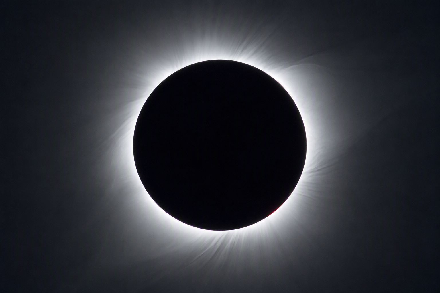 Actualité - L'ÉCLIPSE SOLAIRE AU CAMEROUN