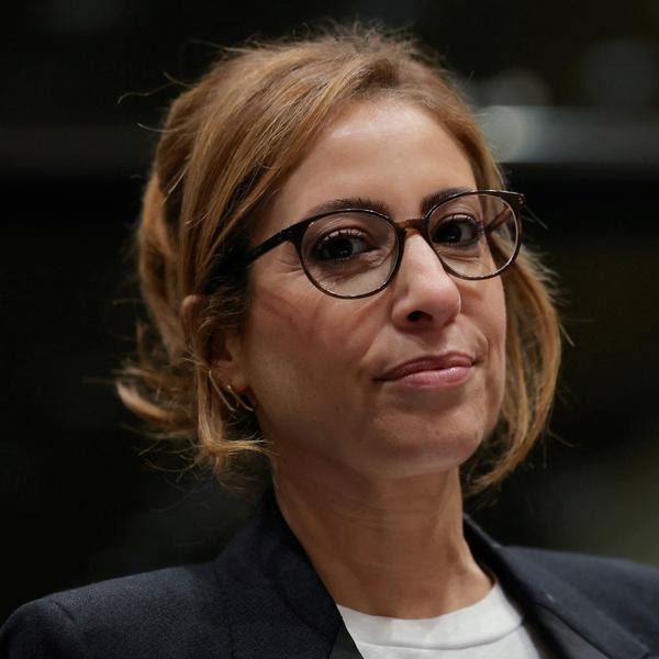 Actualité - Présidentielle 2027 : Léa Salamé se met en retrait du 20 Heures de France 2 après la candidature de Raphaël Glucksmann