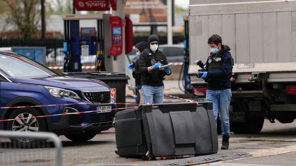 Actualité - Attentat terroriste dans les Yvelines : ce que l'on sait de l'attaque armée à Trappes et La Verrière